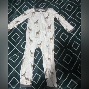 Kyte baby 
Zippered Romper in Giraffe